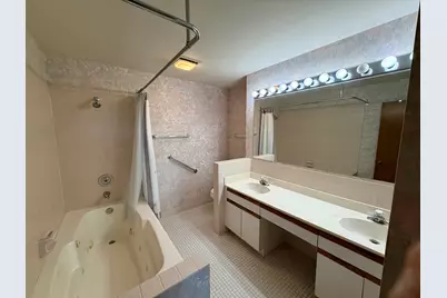501 Lake Hinsdale Drive #506, Willowbrook, IL 60527 - Photo 11