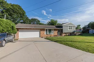 650 Erickson Dr, Princeton, IL 61356 - Photo 1