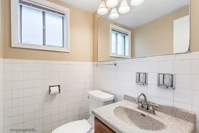 606 S Milwaukee Avenue #B, Libertyville, IL 60048 - Photo 7