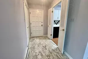 9800 S Karlov Ave, Oak Lawn, IL 60453 - Photo 3