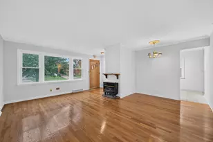 431 N Ridgemoor Ave, Mundelein, IL 60060 - Photo 5