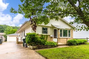 431 N Ridgemoor Ave, Mundelein, IL 60060 - Photo 1