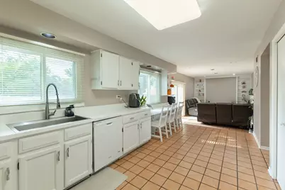 520 Highland Grove Drive, Buffalo Grove, IL 60089 - Photo 5