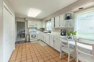 520 Highland Grove Dr, Buffalo Grove, IL 60089 - Photo 7
