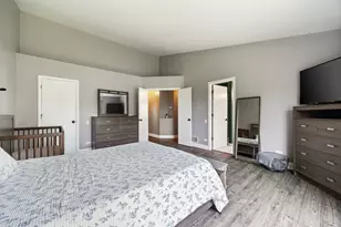 1080 Delta Dr, Elgin, IL 60123 - Photo 13