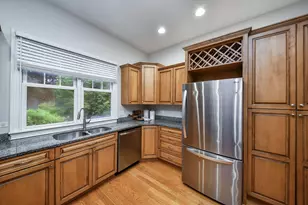 605 S Main St, Naperville, IL 60540 - Photo 11