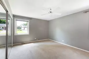 650 Twisted Oak Ln, Buffalo Grove, IL 60089 - Photo 11