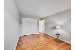 7235 N Hamilton Ave, Chicago, IL 60645 - Photo 11
