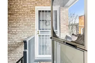7235 N Hamilton Ave, Chicago, IL 60645 - Photo 5