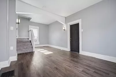 323 E Lincoln Street, Bloomington, IL 61701 - Photo 11
