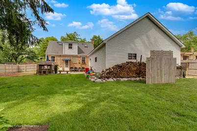 2211 N Bonnie Brook Lane, Waukegan, IL 60087 - Photo 25