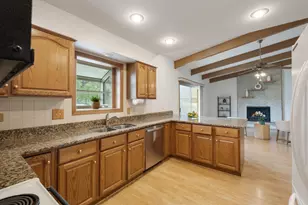 2319 Westwood Dr, Hillside, IL 60162 - Photo 5