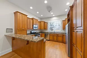 120 W Porter Ave, Naperville, IL 60540 - Photo 9