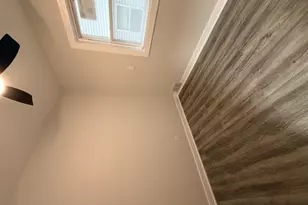 668 S Lincoln Ave, Waukegan, IL 60085 - Photo 7