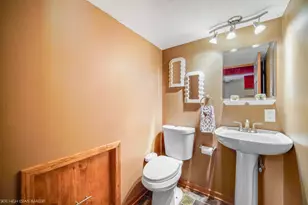2905 Edgewood Pkwy, Woodridge, IL 60517 - Photo 17