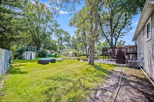 2905 Edgewood Pkwy, Woodridge, IL 60517 - Photo 25