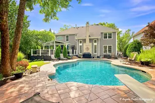 127 Michelle Pl, Schaumburg, IL 60173 - Photo 3