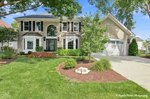 127 Michelle Pl, Schaumburg, IL 60173 - Photo 1