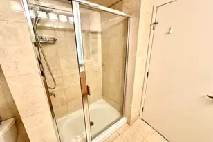 9725 Woods Dr, Skokie, IL 60077 - Photo 13