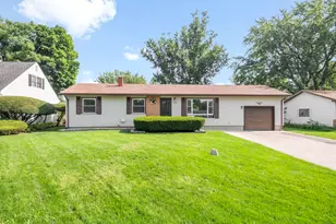 10004 NW Circle Dr, Richmond, IL 60071 - Photo 1