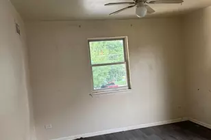 718 S McAlister Ave, Waukegan, IL 60085 - Photo 9