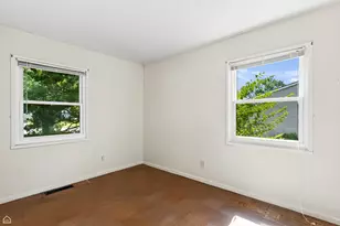 2402 Manor Ln, McHenry, IL 60051 - Photo 9