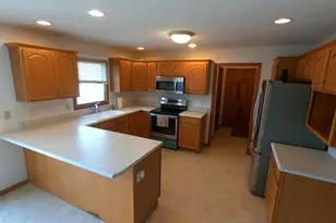 3125 Old Jamestown Rd, Bloomington, IL 61704 - Photo 5