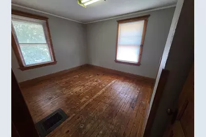 204 W Locust Street #3, Dekalb, IL 60115 - Photo 5