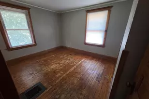 204 W Locust St, Dekalb, IL 60115 - Photo 5