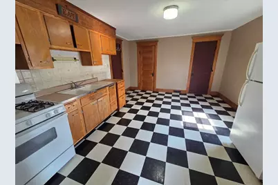 204 W Locust Street #3, Dekalb, IL 60115 - Photo 3