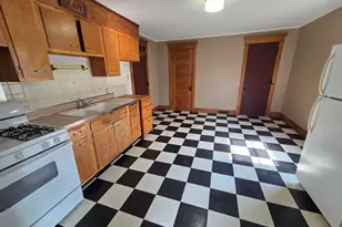 204 W Locust St, Dekalb, IL 60115 - Photo 3