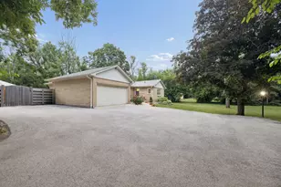 8165 Clarendon Hills Rd, Willowbrook, IL 60527 - Photo 3