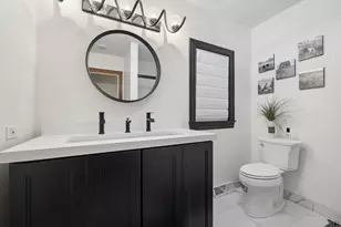 8165 Clarendon Hills Rd, Willowbrook, IL 60527 - Photo 13