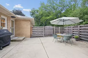 8165 Clarendon Hills Rd, Willowbrook, IL 60527 - Photo 29