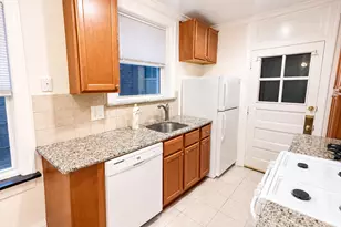 2044 W Farragut Ave, Chicago, IL 60625 - Photo 7