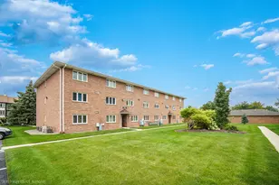 4933 E Circle Dr, Crestwood, IL 60418 - Photo 13