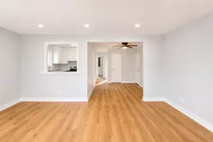 4208 Bonhill Dr, Arlington Heights, IL 60004 - Photo 7