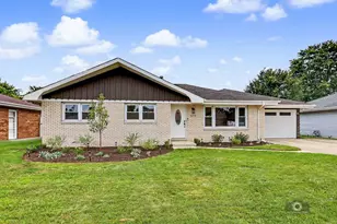 605 Gloria St, Lockport, IL 60441 - Photo 1