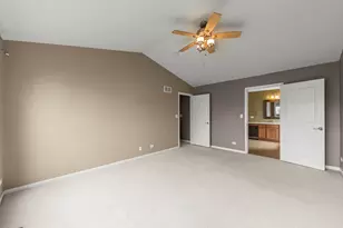 3111 Drury Ln, Carpentersville, IL 60110 - Photo 17