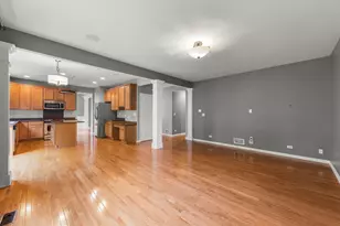 3111 Drury Ln, Carpentersville, IL 60110 - Photo 13