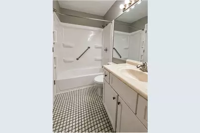 1671 Grosvenor Circle #B, Wheaton, IL 60189 - Photo 5