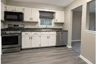 1671 Grosvenor Cir, Wheaton, IL 60189 - Photo 3