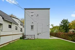 10560 S Lafayette Ave, Chicago, IL 60628 - Photo 17