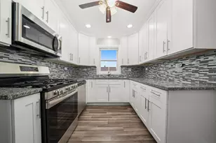 10560 S Lafayette Ave, Chicago, IL 60628 - Photo 9