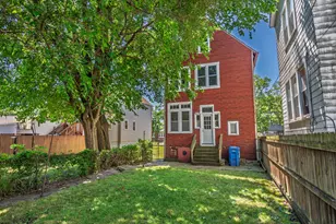 2714 E 93rd St, Chicago, IL 60617 - Photo 11