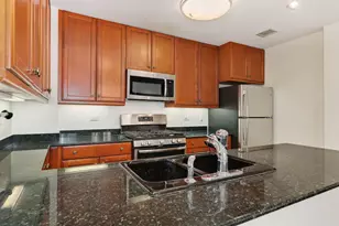 400 N Clinton St, Chicago, IL 60654 - Photo 11