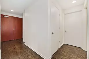 400 N Clinton St, Chicago, IL 60654 - Photo 5