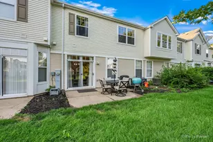 6780 Slate Dr, Carpentersville, IL 60110 - Photo 7