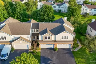 6780 Slate Dr, Carpentersville, IL 60110 - Photo 3