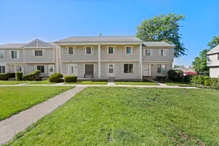 422 Gainsborough Ct, Bolingbrook, IL 60440 - Photo 1